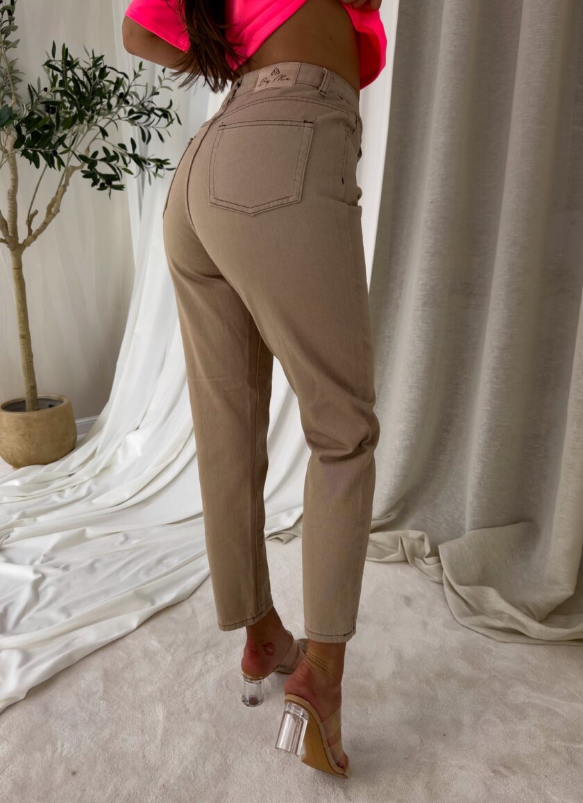 Jeansy MOM FIT – ciemny beż