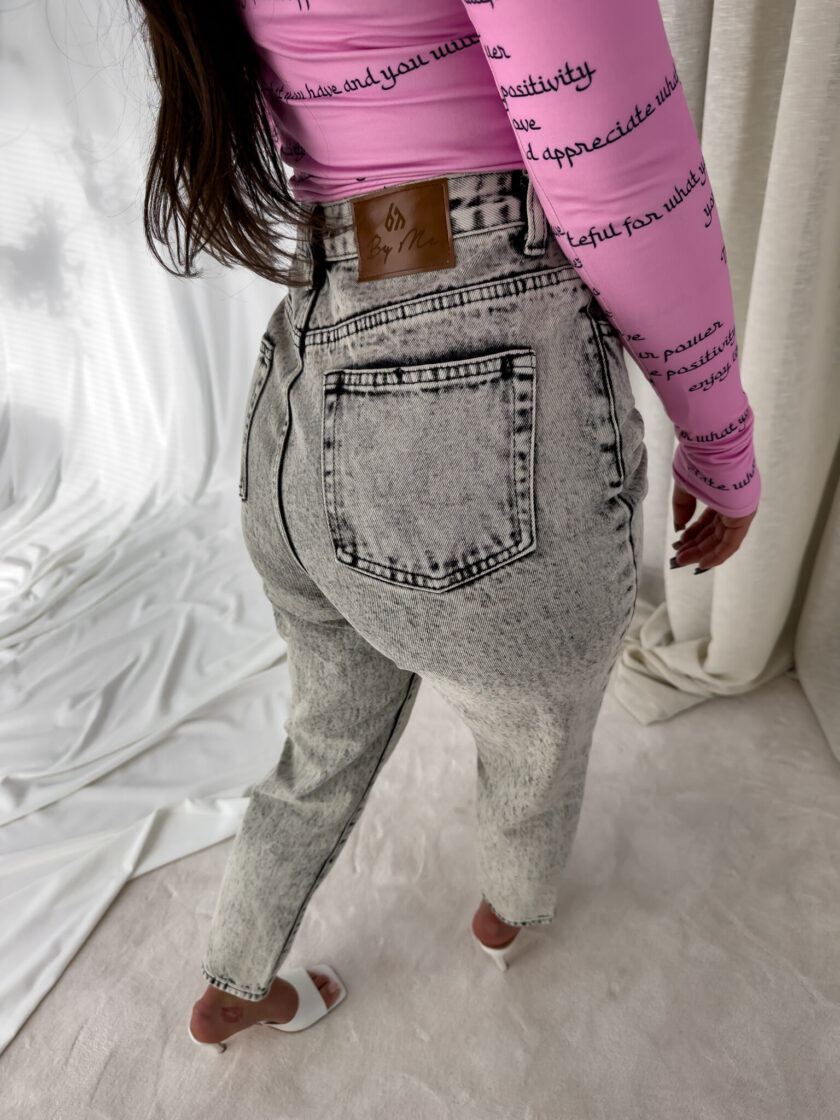 Jeansy MOM FIT DEK – szare - obrazek 10