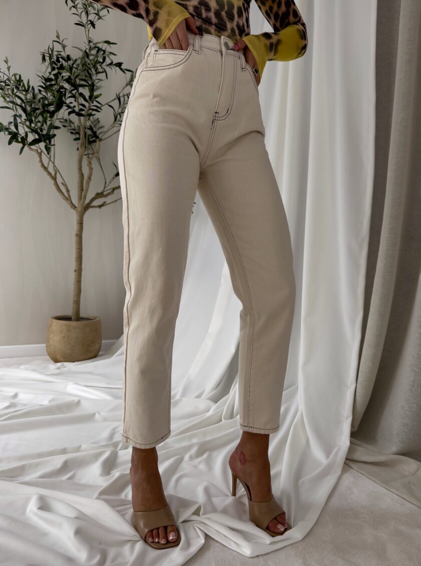 Jeansy MOM FIT – jasny beż - obrazek 7
