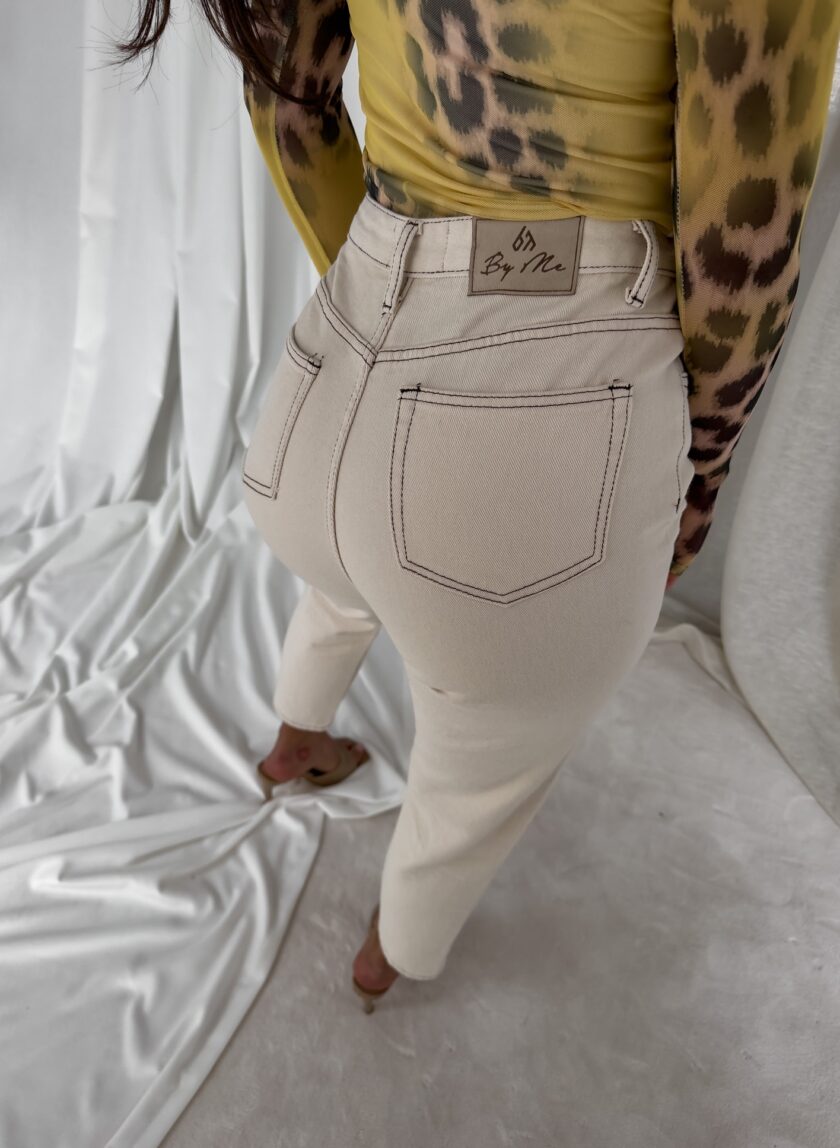 Jeansy MOM FIT – jasny beż - obrazek 10