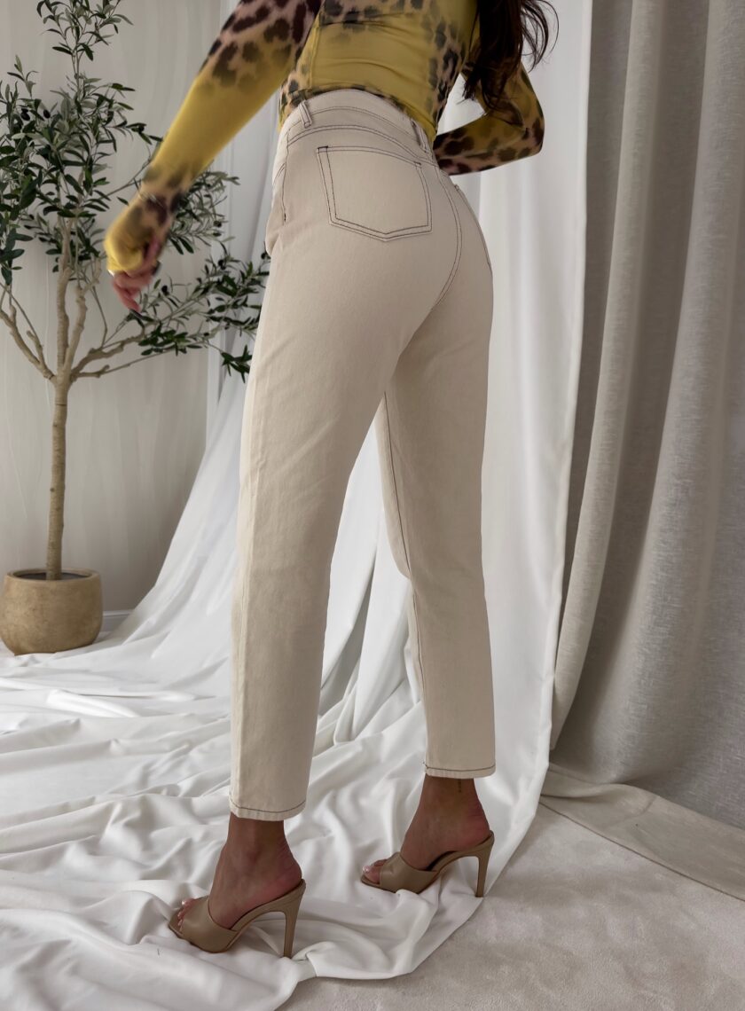 Jeansy MOM FIT – jasny beż - obrazek 5