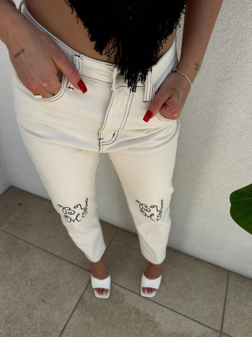 Jeansy MOM FIT LOWE – beżowe - obrazek 5