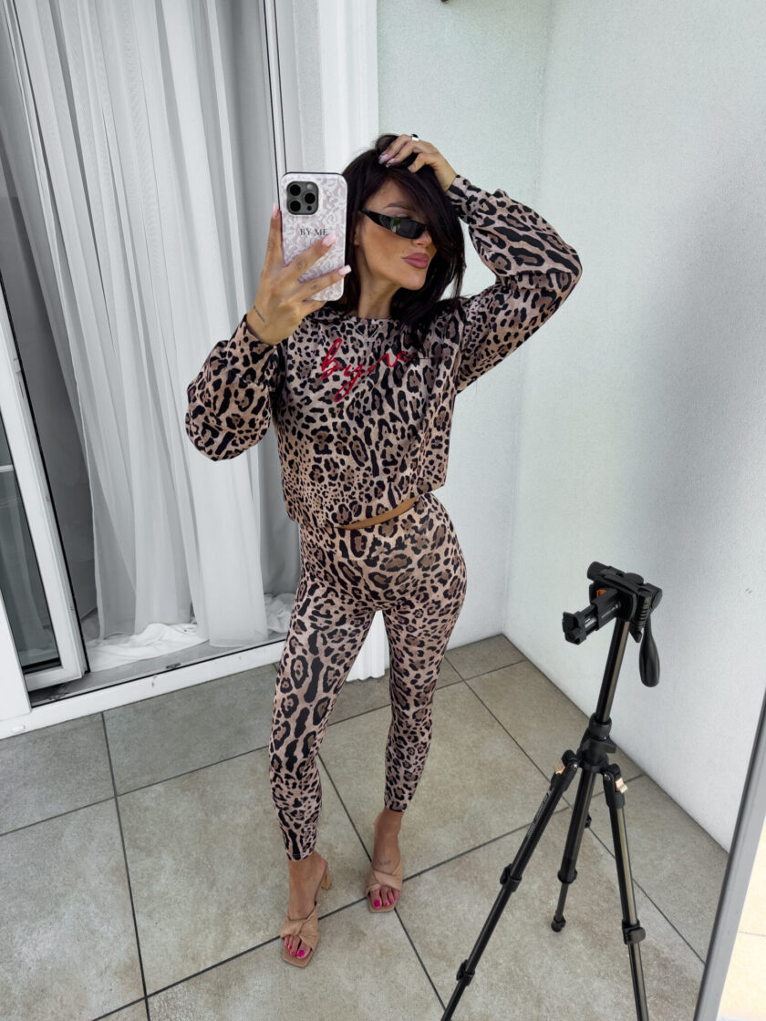 Bluza dresowa LOGO print pantera – beżowo-czarna - obrazek 5