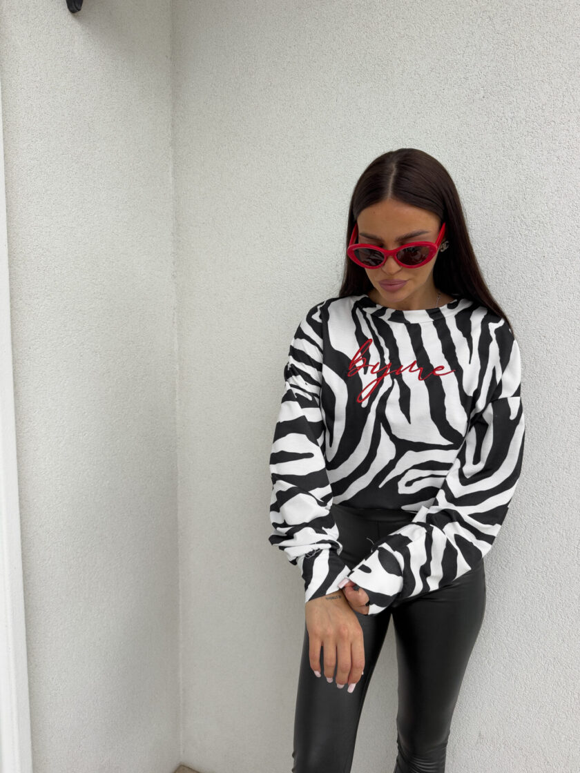 Bluza dresowa LOGO print zebra – biało-czarna - obrazek 4