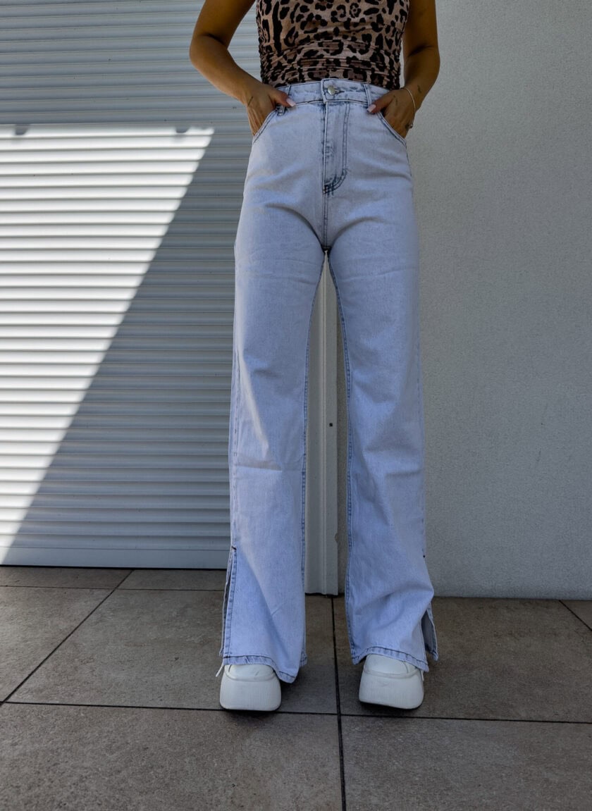 Jeansy FLARED – light jeans - obrazek 5