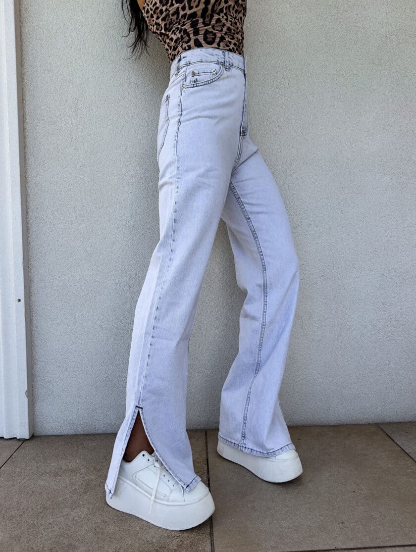Jeansy FLARED – light jeans - obrazek 4