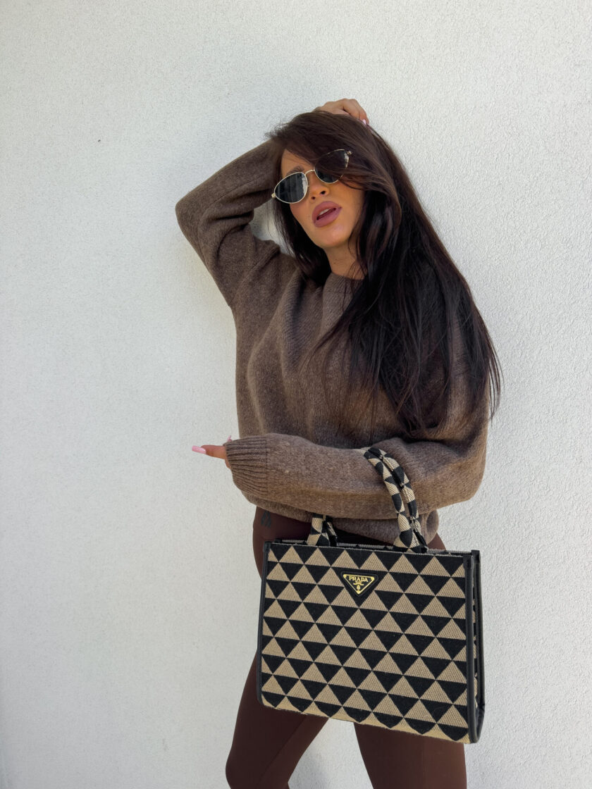Sweter NERYS – czekoladowy - obrazek 9