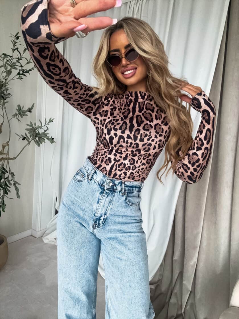 Bluzka SKIN print pantera – czekoladowo-czarna - obrazek 7