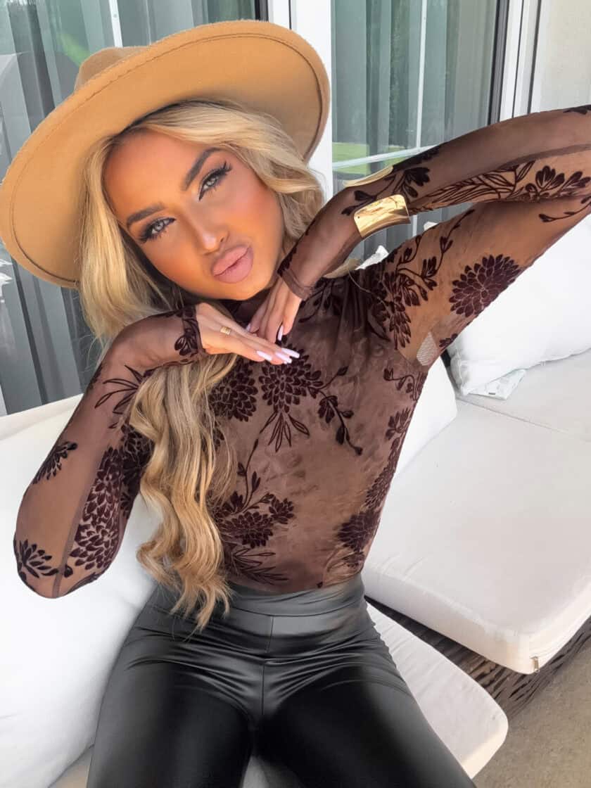 Bluzka SKIN transparent print flock – czekoladowa - obrazek 2