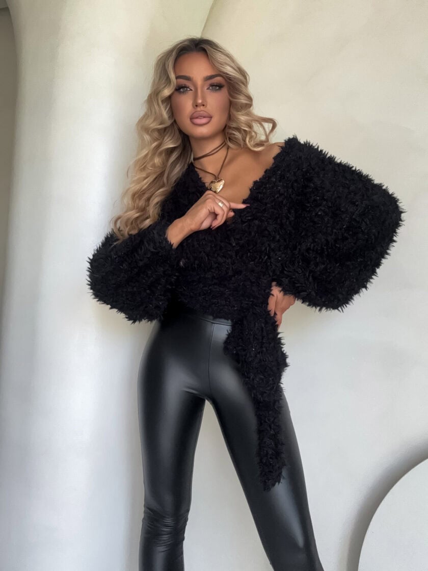 Bluzka KAIRA SHAGGY – czarna