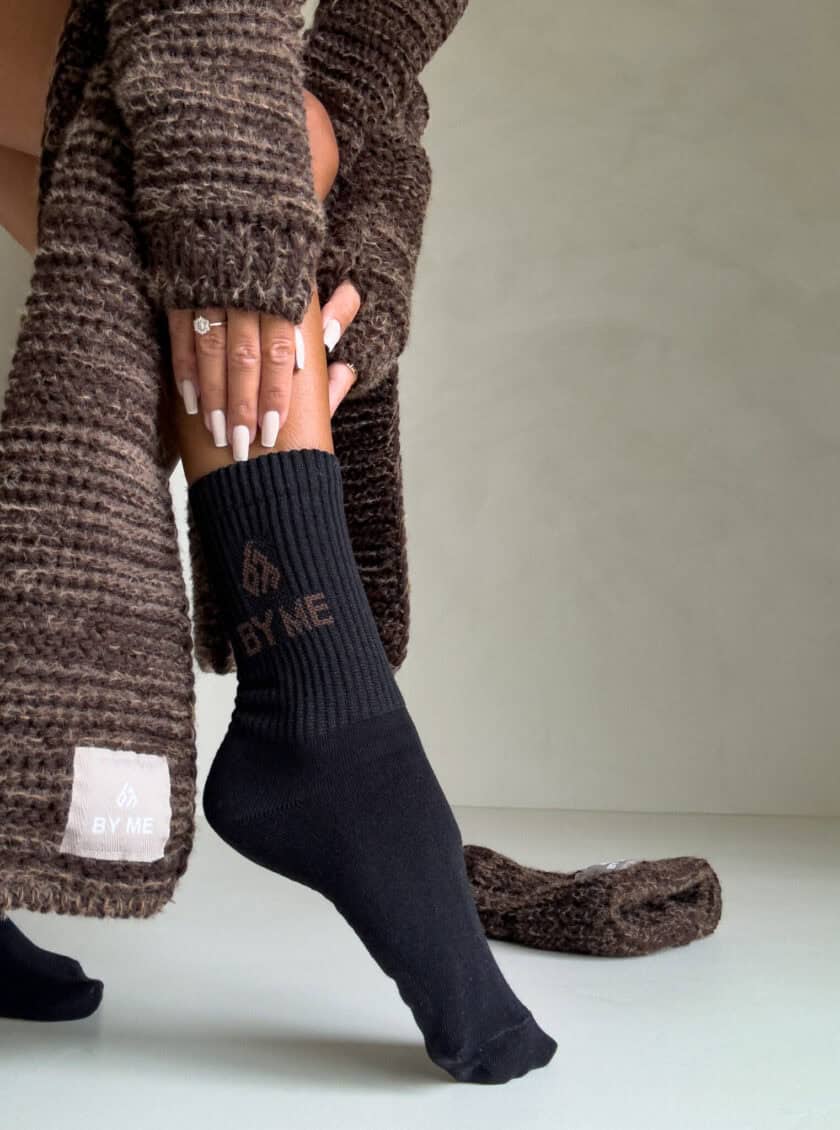 Skarpetki By Me – czarne z czekoladowym logo - obrazek 4