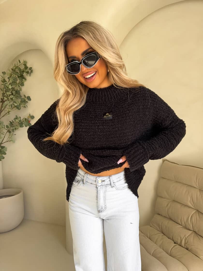 Sweter BUCLA – czarny - obrazek 3