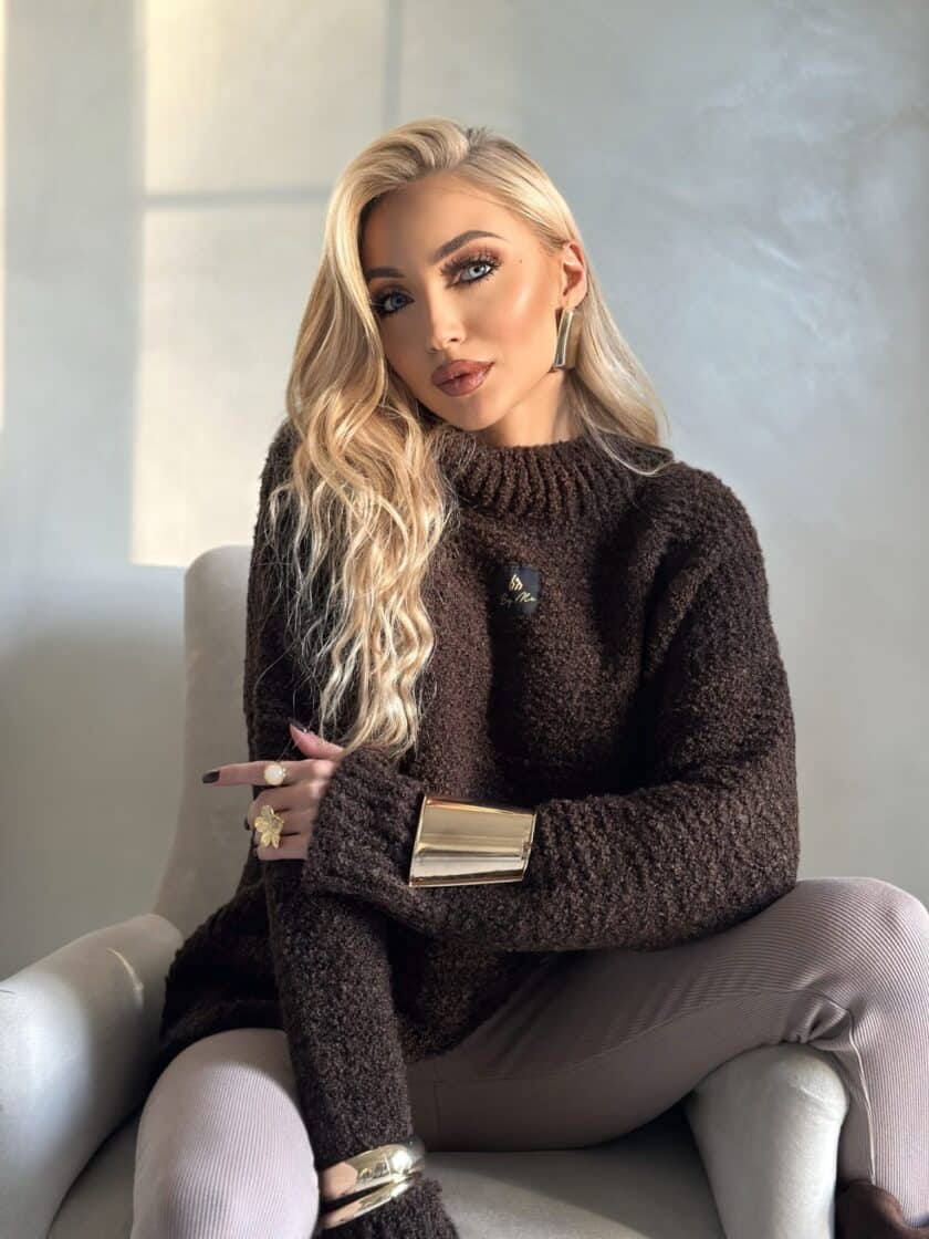 Sweter BUCLA – czekoladowy - obrazek 7