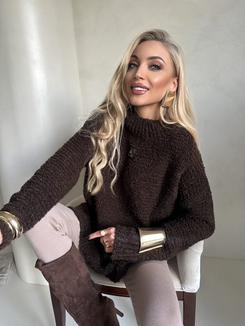 Sweter BUCLA – czekoladowy - obrazek 10