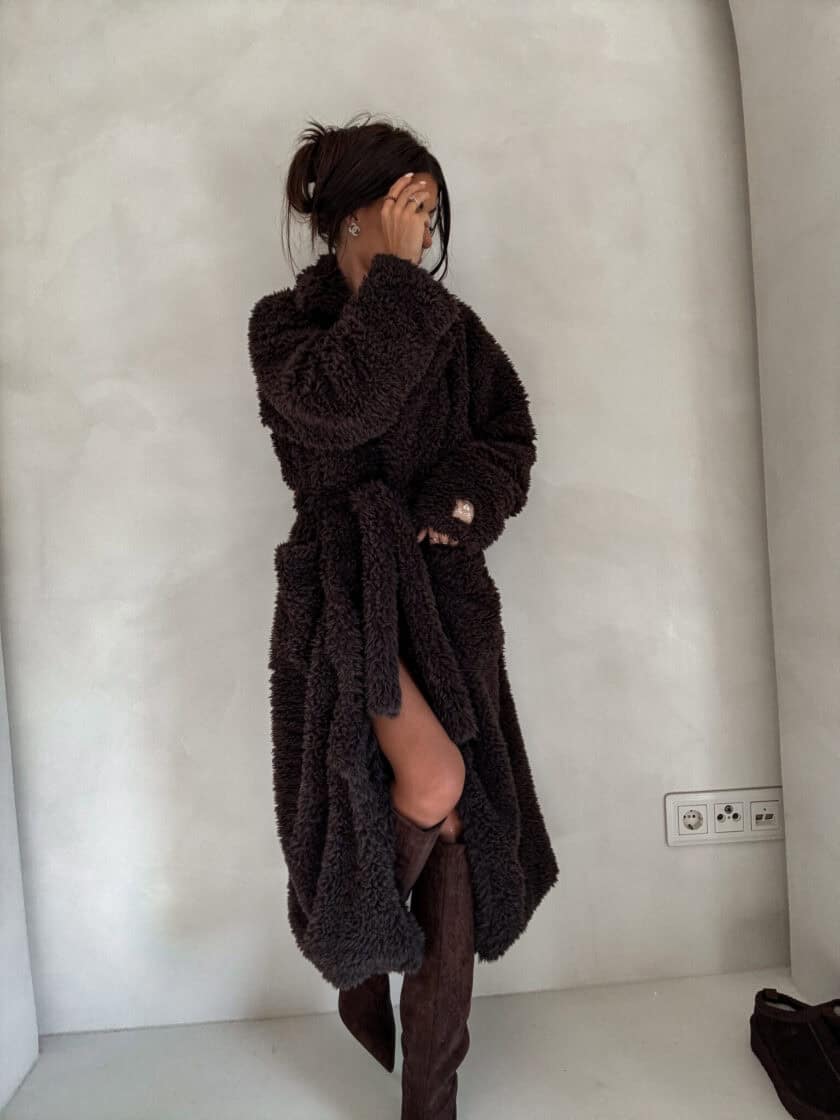 Płaszcz FUR – czekoladowy - obrazek 15