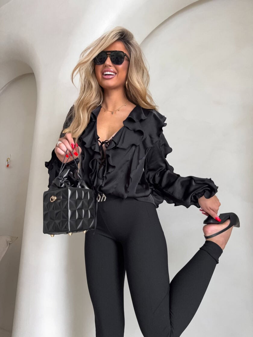 Bluzka COURTNEY - czarna