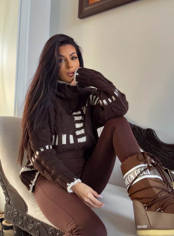 Sweter golf TRAIN – czekoladowo-beżowy