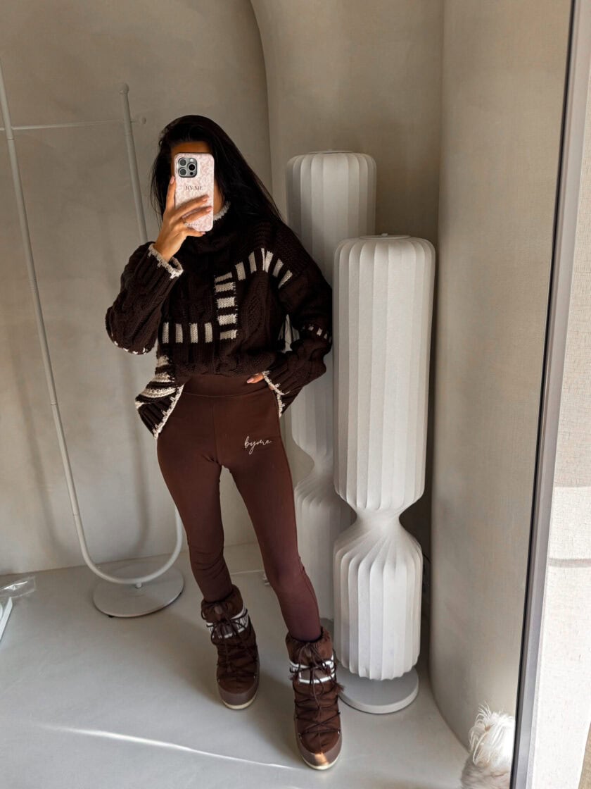 Sweter golf TRAIN – czekoladowo-beżowy - obrazek 3