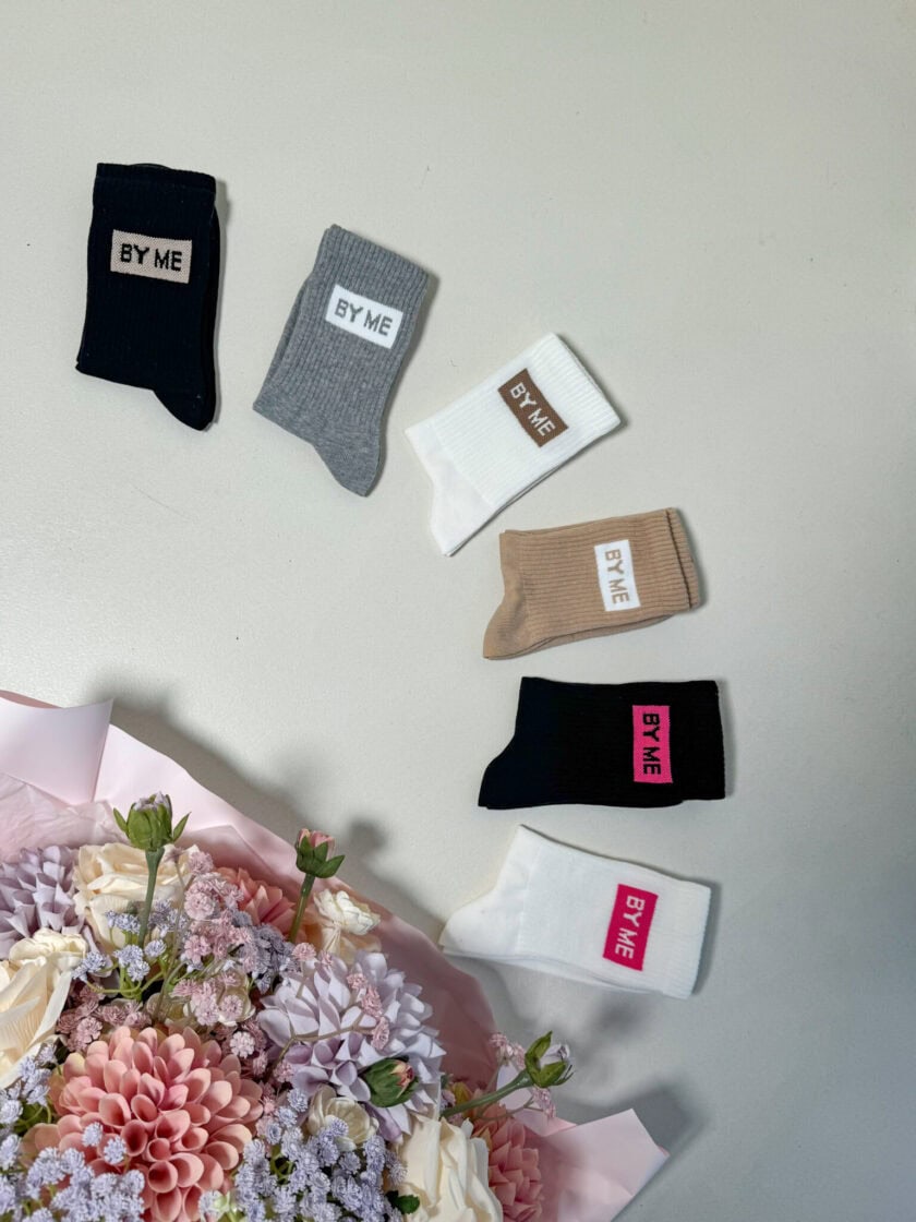 Skarpetki GUESSY – biało-różowe - obrazek 3