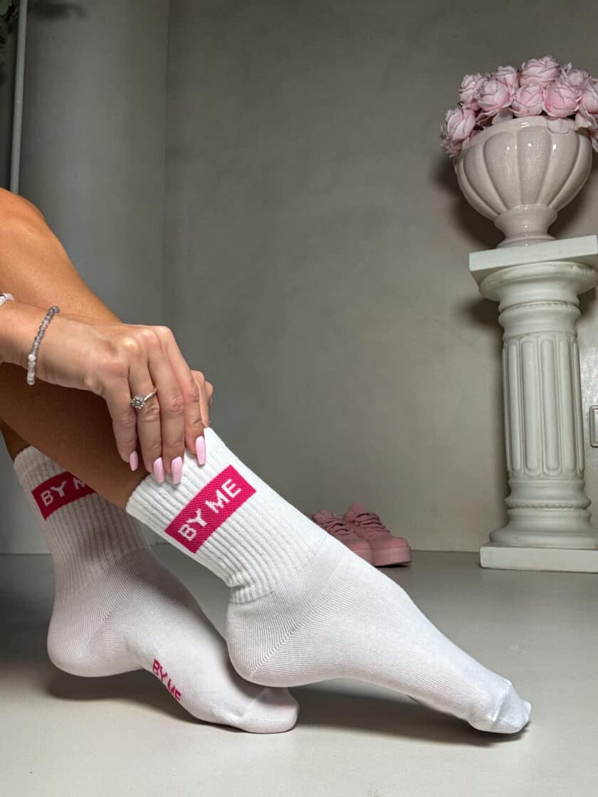 Skarpetki GUESSY – biało-różowe - obrazek 2