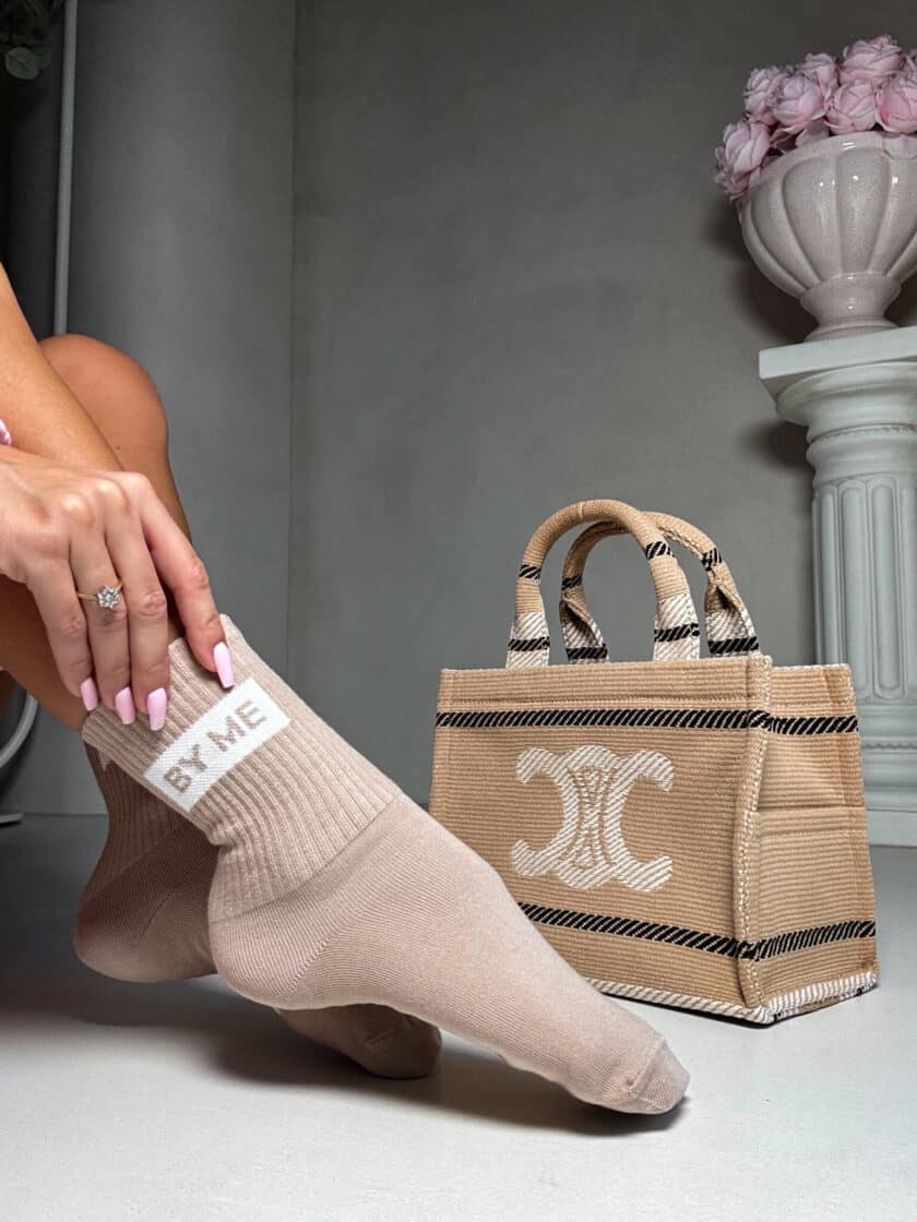 Skarpetki GUESSY – beżowe - obrazek 8