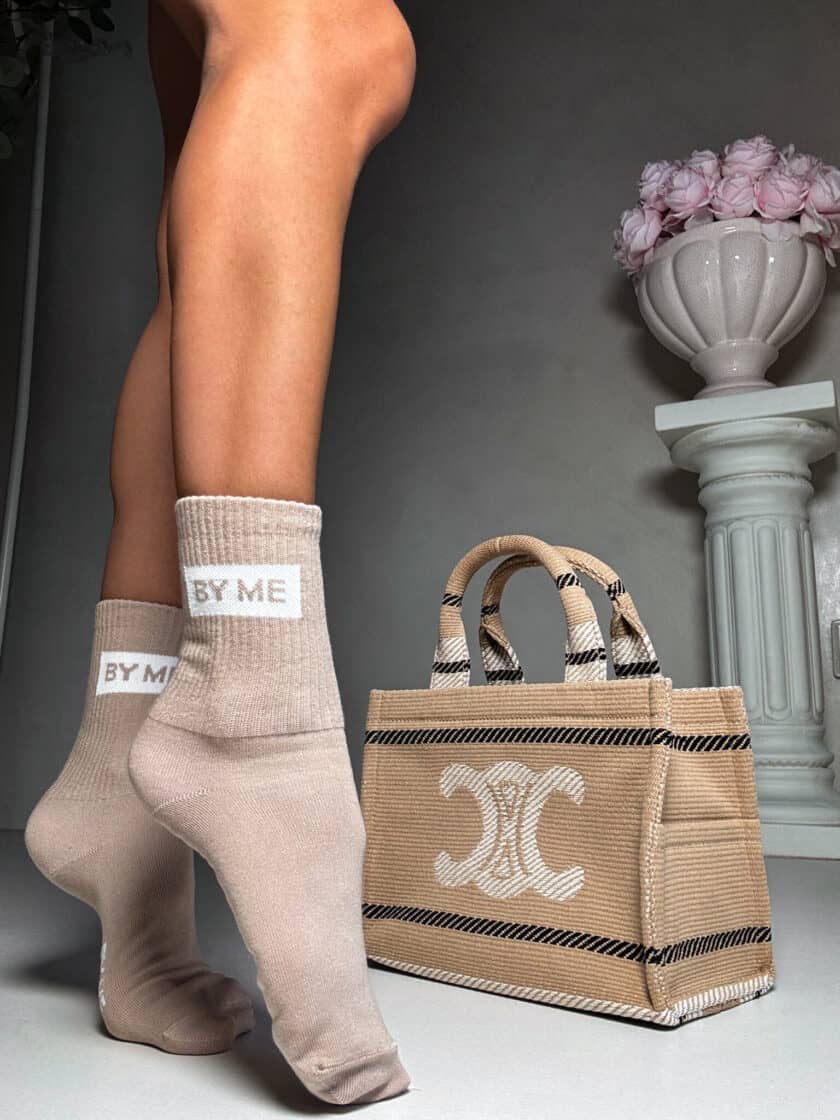 Skarpetki GUESSY – beżowe - obrazek 2