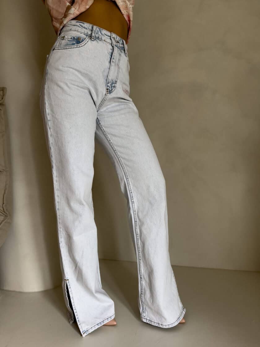 Jeansy FLARED pink one – jasny niebieski - obrazek 9