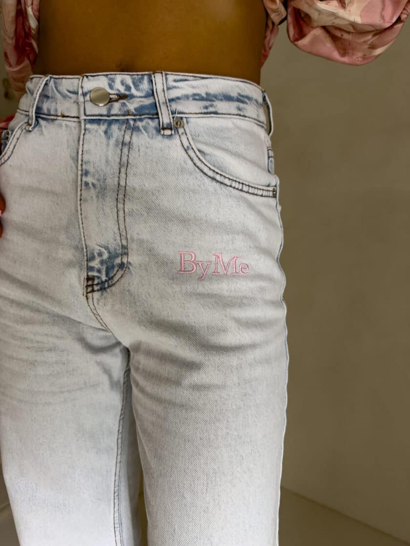 Jeansy FLARED pink one – jasny niebieski - obrazek 15