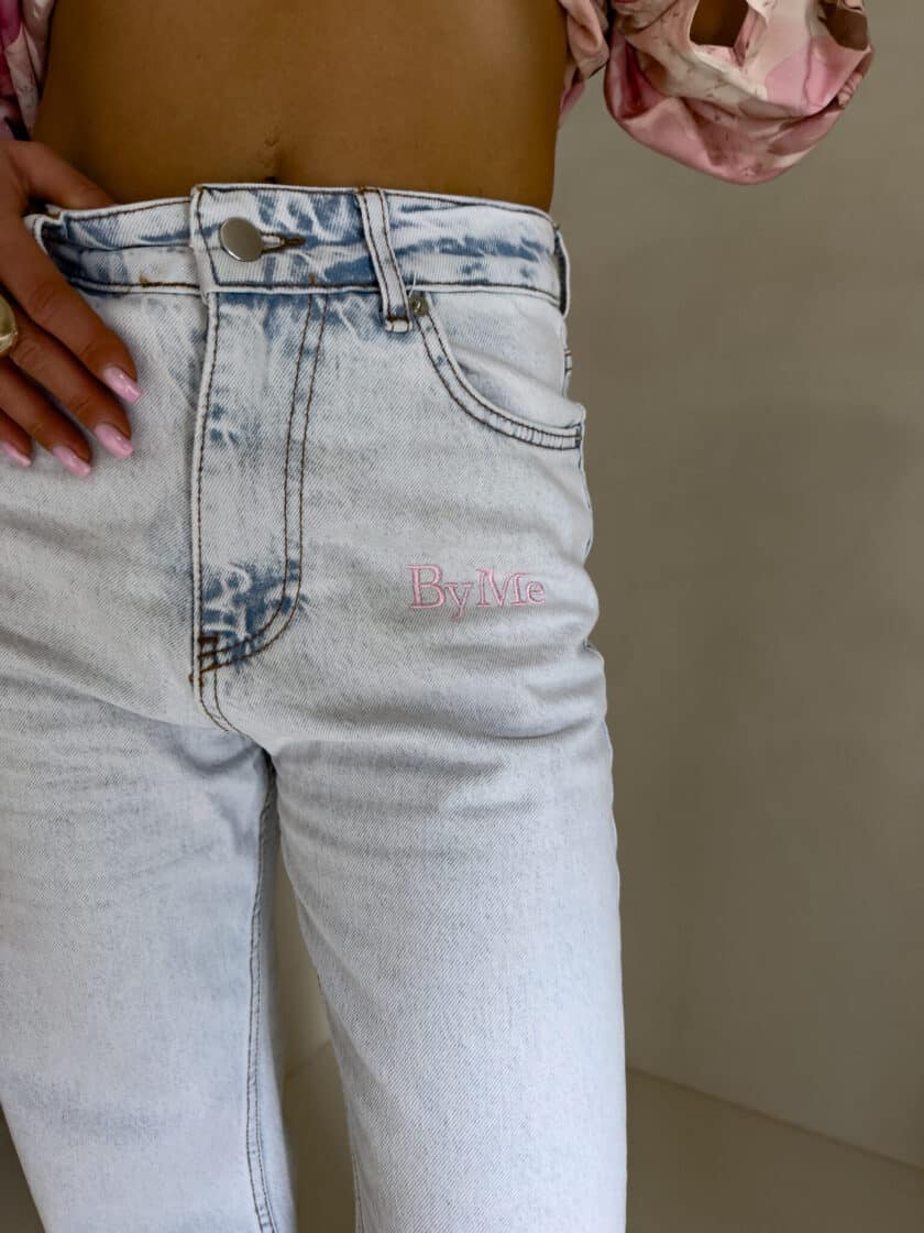 Jeansy FLARED pink one – jasny niebieski - obrazek 4