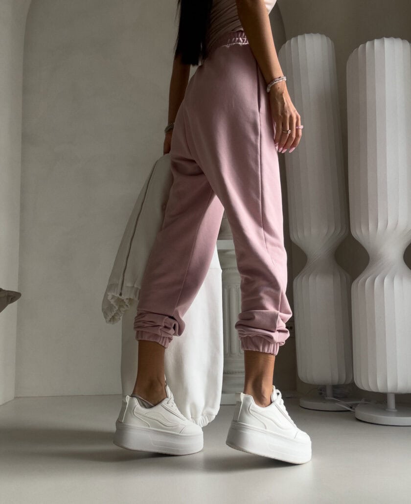 Spodnie dresowe CLASSIC - pudrowy róż - obrazek 4