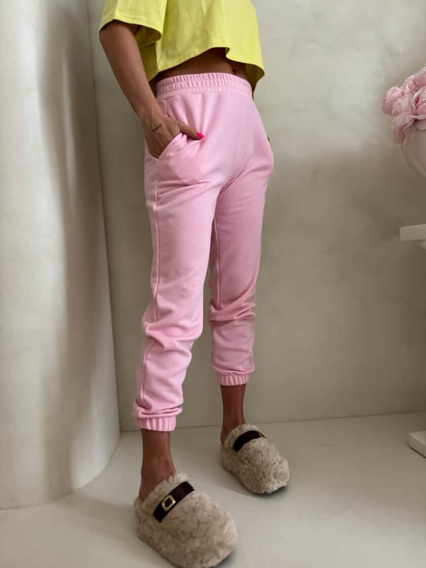Spodnie dresowe CLASSIC - jasny róż