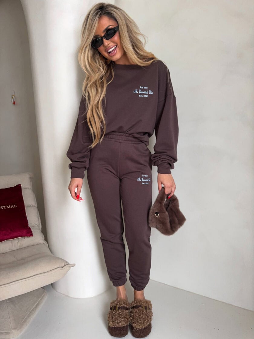 Spodnie ESSENTIAL – czekoladowe - obrazek 2