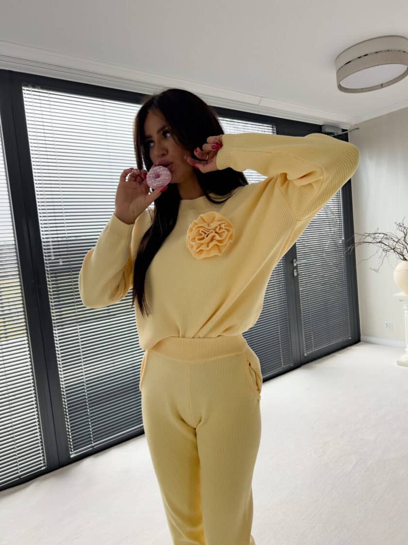 Komplet DELANI LONG – bananowy - obrazek 2