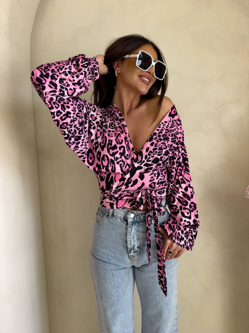 Bluzka KAIRA print pantera – różowo-czarna - obrazek 11