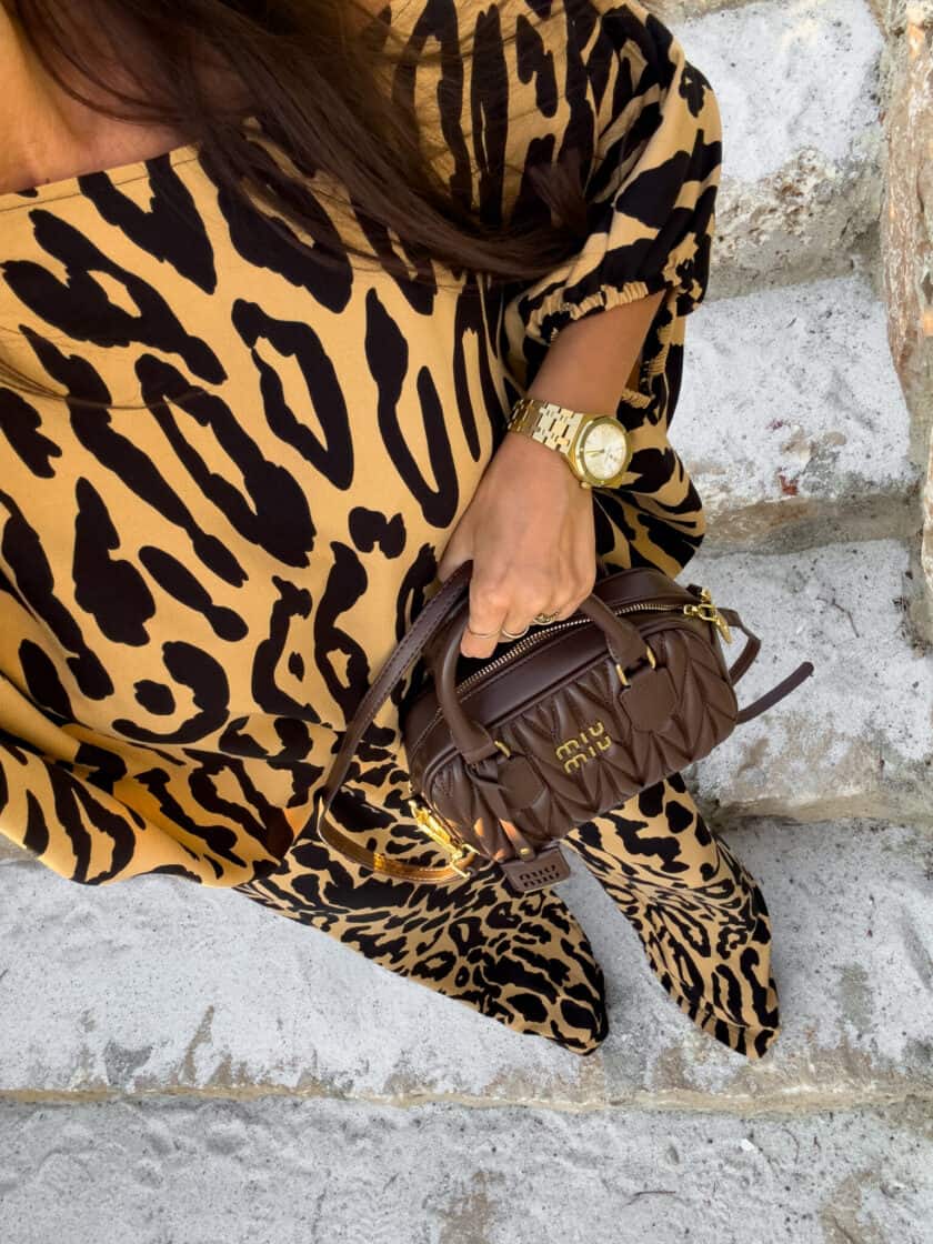 Komplet LUXE print pantera – beżowo-czarna - obrazek 5